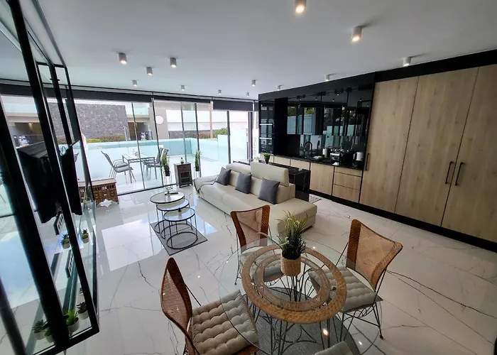 Sea View Luxury - Playa Del Duque Апартаменты